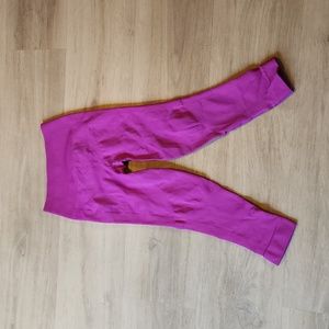 NWOT lululemon Zone In compression leggings size 6